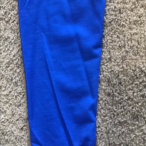 Emery Rose XL Art Tee 🎨 - Picture 5 of 6